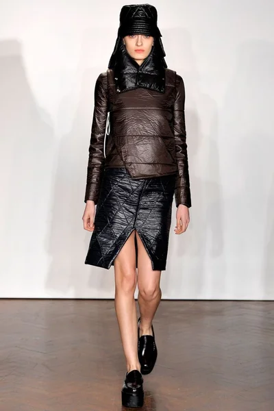 Look 18